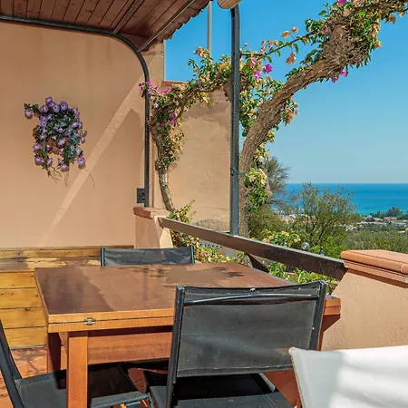 Bouganville House Holiday home *